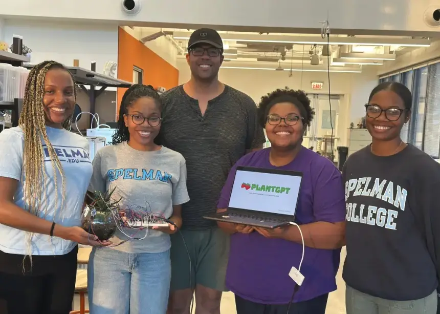 طالبات أمريكيات يبتكرن جهازاً يمنح النباتات “صوتاً” للتعبير عن احتياجاتها